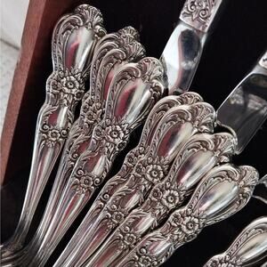 "HERITAGE!" ANTIQUE SILVERPLATE FLATWARE ROGERS SILVER! VINTAGE SVC-12, 64 PCS